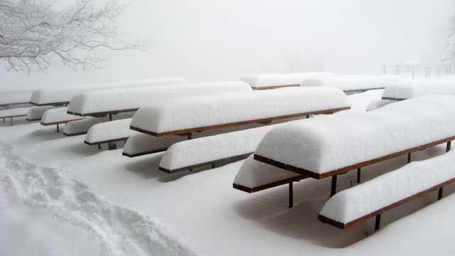 Vor allem an den Voralpen, wie hier auf dem Napf, und am nördlichen Alpenkamm liegt überdurchschnittlich Schnee. Vor allem an den Voralpen, wie hier auf dem Napf, und am nördlichen Alpenkamm liegt überdurchschnittlich Schnee.