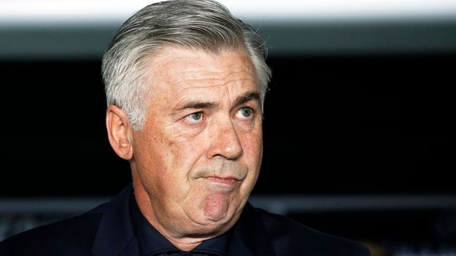 Uli Hoeness erklärt Ancelotti-Entlassung (ARD)