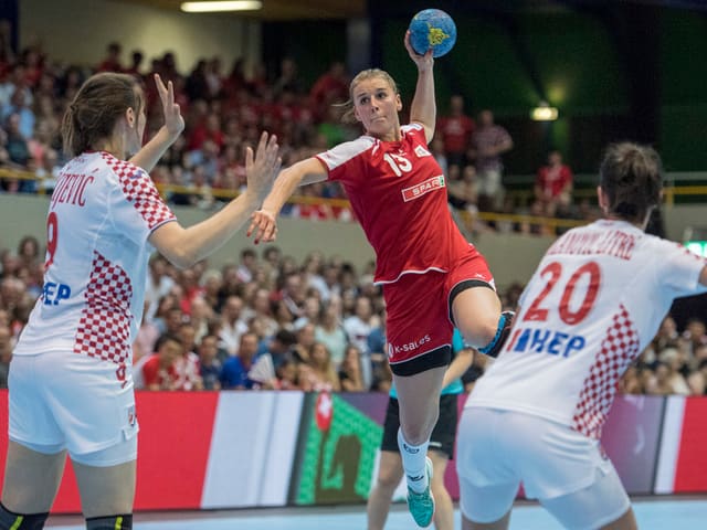 Xenia Hodel im Dress der Schweizer Nationalmannschaft. Xenia Hodel im Dress der Schweizer Nationalmannschaft.