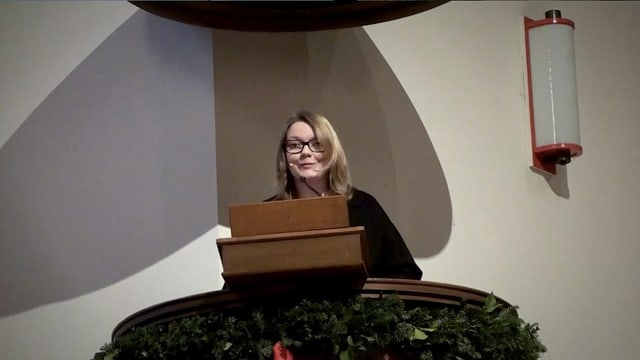 Pfarrerin auf der Kanzel, Ihre Gottesdienste bereitet Steffi im Vikariatsjahr selbst vor. Pfarrerin auf der Kanzel, Ihre Gottesdienste bereitet Steffi im Vikariatsjahr selbst vor.