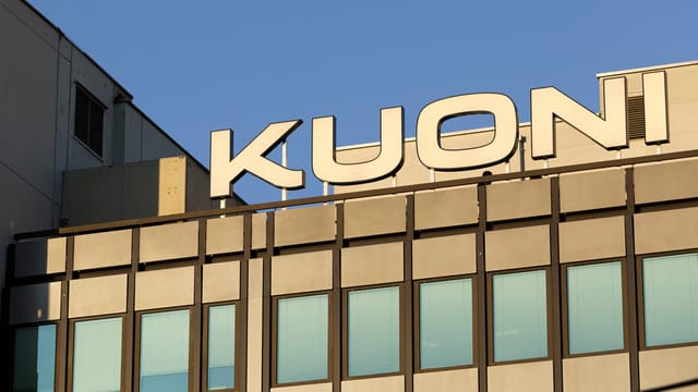 Kuoni-Logo am Hauptsitz in Zürich Kuoni-Logo am Hauptsitz in Zürich