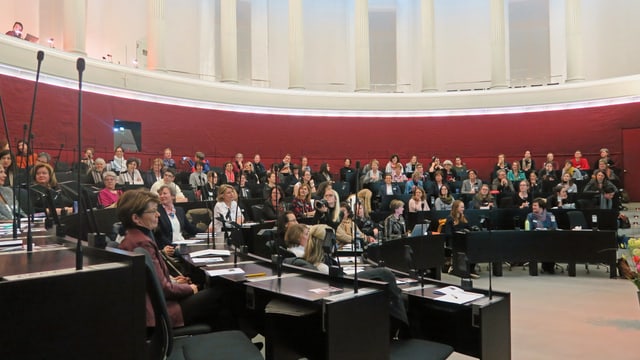 Blick in den Luzerner Kantonsratssaal während einer Veranstaltung des Netzwerks «Frauen Luzern Politik». Blick in den Luzerner Kantonsratssaal während einer Veranstaltung des Netzwerks «Frauen Luzern Politik».