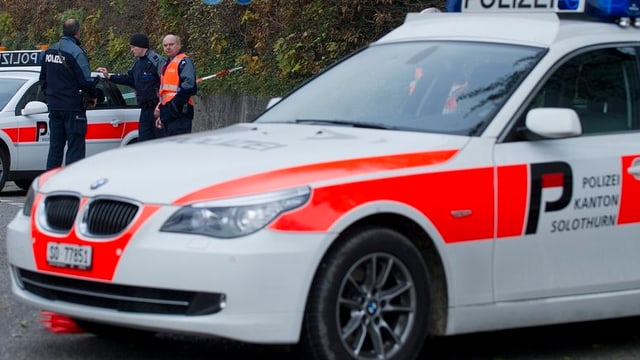 Polizeiauto mit Beamten der Kapo Solothurn. Polizeiauto mit Beamten der Kapo Solothurn.