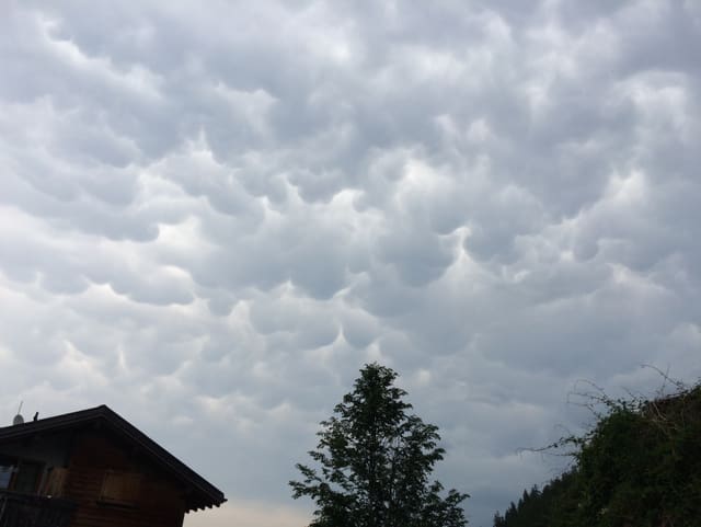 Mammatus-Wolken bei Castrisch