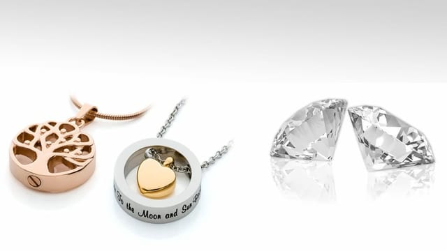 Diamant und Anhänger Diamant und Anhänger