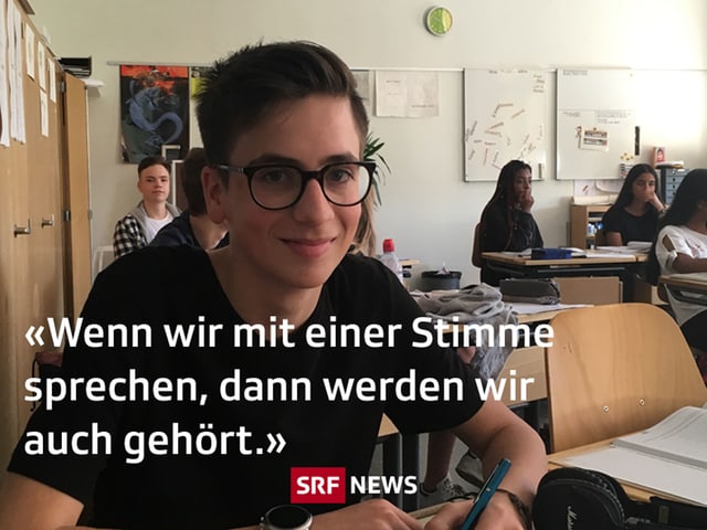 Ein Junge, darüber geschrieben: Wenn wir mit einer Stimme sprechen, dann werden wir auch gehört. Ein Junge, darüber geschrieben: Wenn wir mit einer Stimme sprechen, dann werden wir auch gehört.