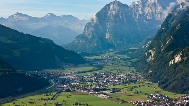 Blick auf die Gemeinde Glarus Nord Blick auf die Gemeinde Glarus Nord