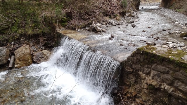Der Fluss Jäunli in der Gemeinde Saanen. Der Fluss Jäunli in der Gemeinde Saanen.