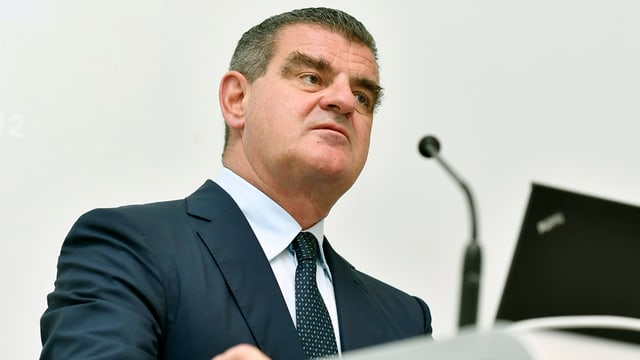 Peter Spuhler unterstrich an der heutigen Jahresmedienkonferenz die Wichtigkeit von selbstfahrenden Zügen. Peter Spuhler unterstrich an der heutigen Jahresmedienkonferenz die Wichtigkeit von selbstfahrenden Zügen.