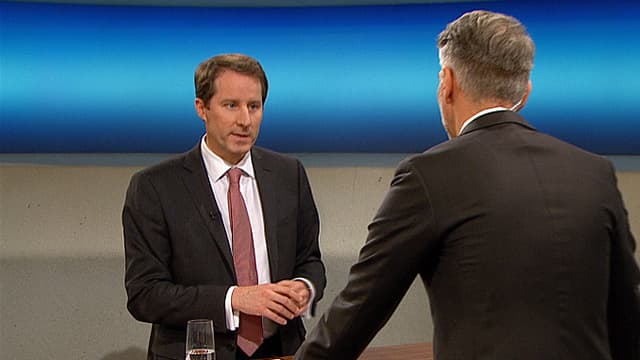 SVP-Fraktionschef Thomas Aeschi an der «Rundschau»-Theke. SVP-Fraktionschef Thomas Aeschi an der «Rundschau»-Theke.