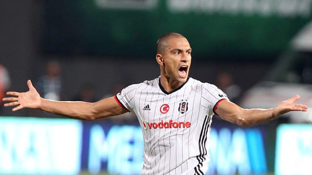 Gökhan Inler. Gökhan Inler.