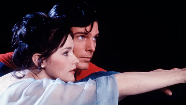 Auf dem Bild sind Superman und Lois Lane zu sehen. Auf dem Bild sind Superman und Lois Lane zu sehen.
