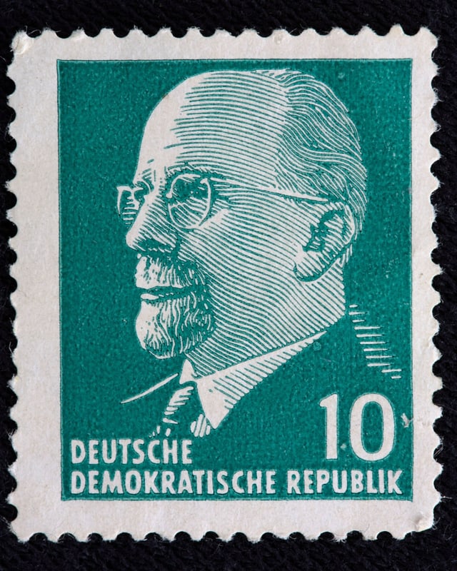 DDR-Briefmarke mit dem Kopf von Walter Ulbricht. DDR-Briefmarke mit dem Kopf von Walter Ulbricht.