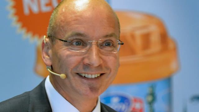Porträt von Emmi-Chef Urs Riedener. Porträt von Emmi-Chef Urs Riedener.