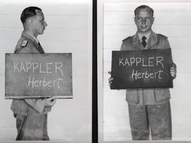 Mann mit Schild in der Hand auf dem sein Name steht. Mann mit Schild in der Hand auf dem sein Name steht.