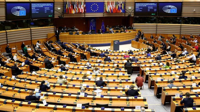 Der Sitzungssaal des Europaparlaments in Brüssel. Der Sitzungssaal des Europaparlaments in Brüssel.
