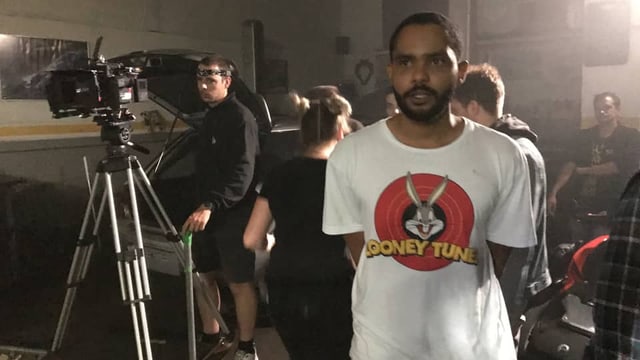 Steven Buchli sin il set dal film da gangsters Grischun. (stad 2019) Steven Buchli sin il set dal film da gangsters Grischun. (stad 2019)