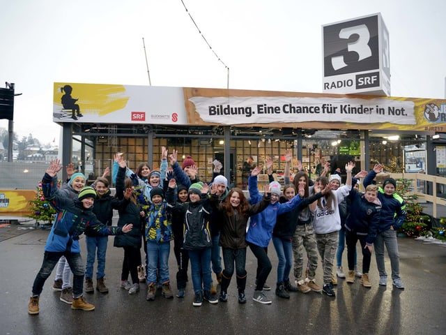 Gute Stimmung bei den Schulklassen auf dem Europaplatz!