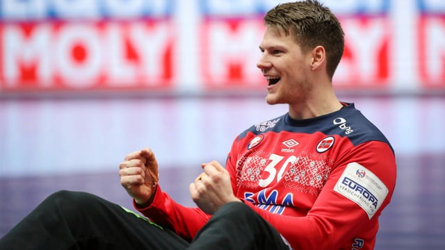 Norwegens Goalie Sittrup Bergerud lacht. Norwegens Goalie Sittrup Bergerud lacht.