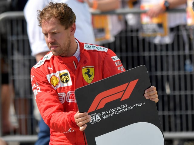 Sebastian Vettel trägt die Nummer 2. Sebastian Vettel trägt die Nummer 2.