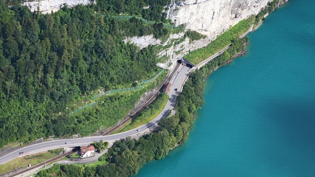 Zentralschweiz Projekt Neue Axenstrasse Wird Teilweise Geandert News Srf