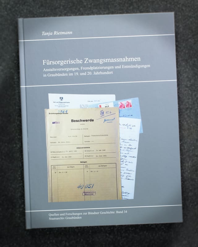 La publicaziun illustrescha ina rolla da piunier dal Grischun – ma ina main positiva. La publicaziun illustrescha ina rolla da piunier dal Grischun – ma ina main positiva.