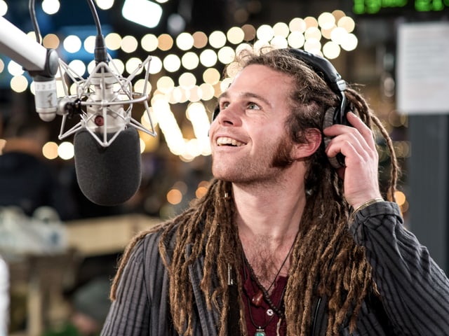 Spät am Dienstagabend besuchten uns Jack Slamer in der Glasbox. Die Winterthurer Band trägt das Gütesiegel «SRF 3 Best Talent» im Monat April.