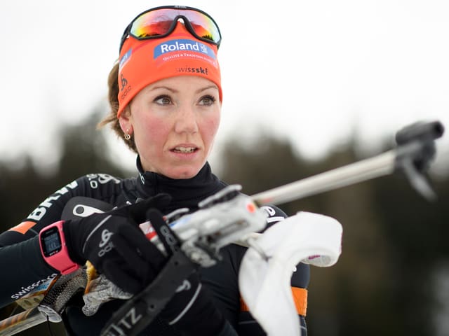 Aufnahme der Biathletin beim Stehendschiessen. Aufnahme der Biathletin beim Stehendschiessen.