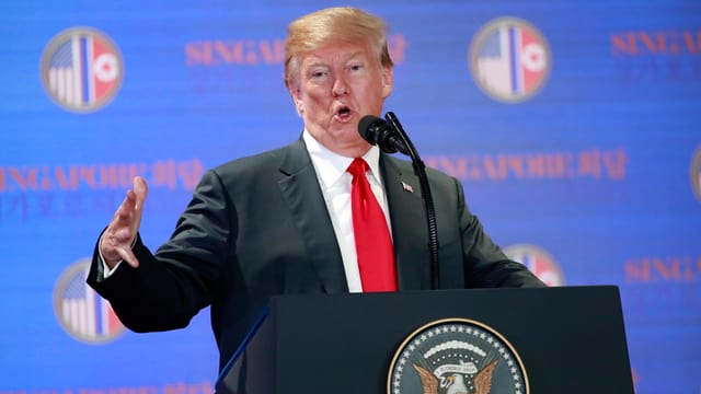 Donald Trump an einer Medienkonferenz. Donald Trump an einer Medienkonferenz.