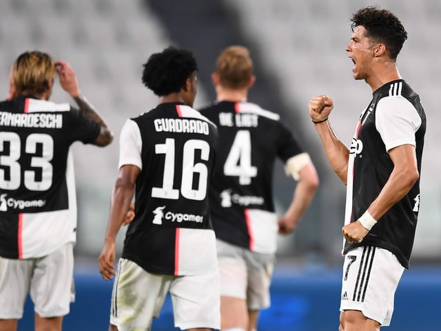 Cristiano Ronaldo (rechts) jubelt Cristiano Ronaldo (rechts) jubelt