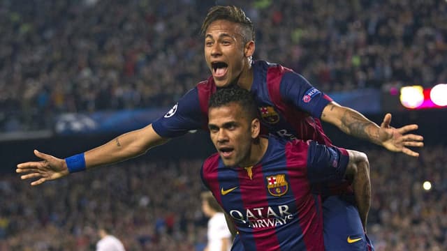 Dani Alves porto ses collega d'equipa Neymar. Dani Alves porto ses collega d'equipa Neymar.