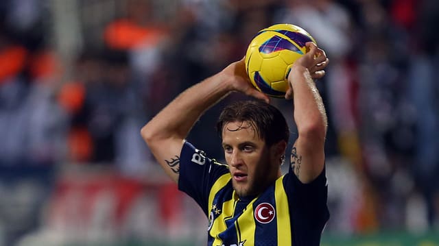 Der 27-jährige Schweizer Internationale kehrt nach Abstechern zu Lokomotive Moskau und Fenerbahce Istanbul in die Serie A zurück. Juventus Turin leiht den Flügelspieler eine Saison an Aufsteiger Sassuolo aus.