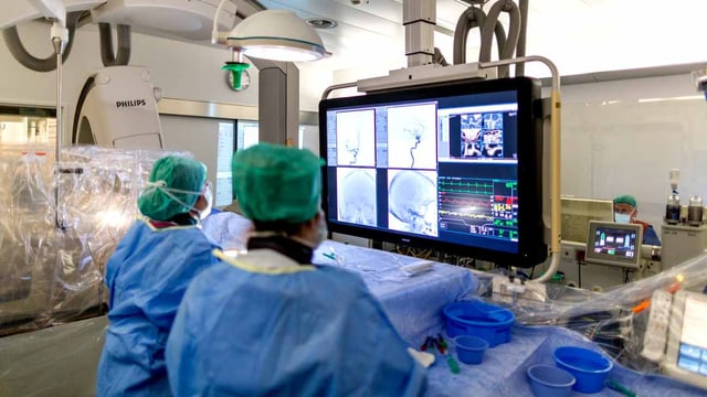 Ärzte im Spital bei der Operation Ärzte im Spital bei der Operation