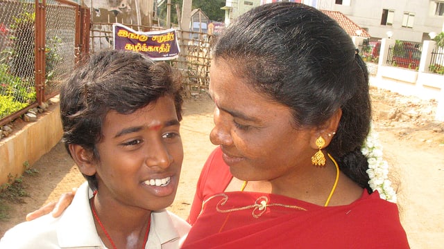Video «GEOlino: Indien - Haare für die Götter (3/10)» abspielen Video «GEOlino: Indien - Haare für die Götter (3/10)» abspielen