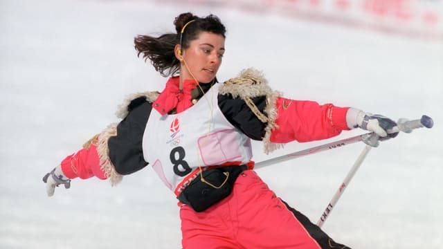 Conny Kissling macht eine Vorführung im Ski-Ballett. Conny Kissling macht eine Vorführung im Ski-Ballett.