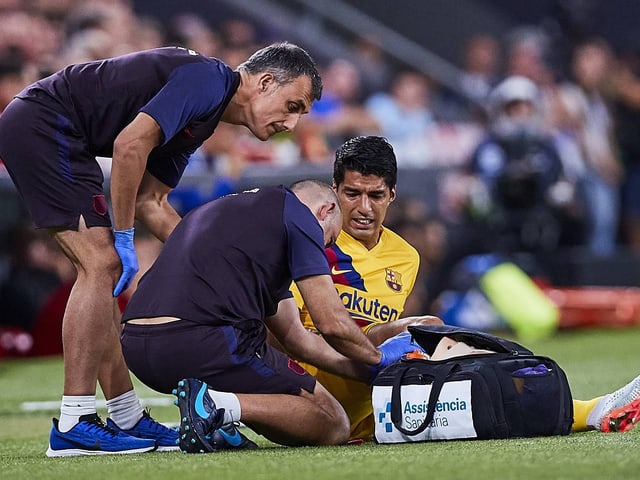 Luis Suarez muss sich behandeln lassen Luis Suarez muss sich behandeln lassen