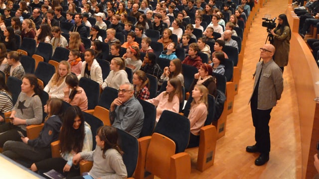 Kantischüler im KKL Kantischüler im KKL
