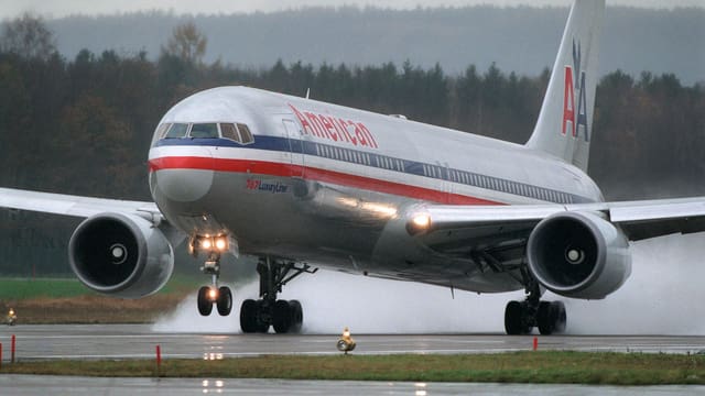 Eine Maschine der American Airlines Eine Maschine der American Airlines