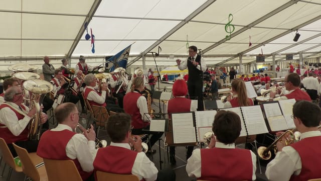 furmaziun da musica en la tenda