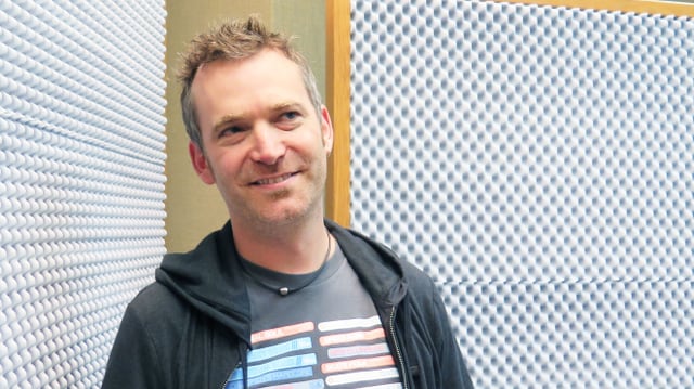 Mann in einem Radiostudio. Mann in einem Radiostudio.