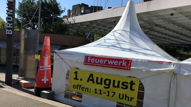 Feuerwerkzelt Feuerwerkzelt