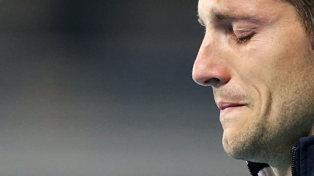 Stabhochspringer Lavillenie weint auf Medaillenpodium Stabhochspringer Lavillenie weint auf Medaillenpodium