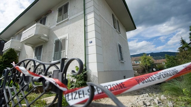 Tinfamilienhaus in Biel. Tinfamilienhaus in Biel.