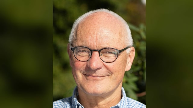 Purtret da Rolf Widmer che daventa il nov expert per la regiun. Purtret da Rolf Widmer che daventa il nov expert per la regiun.