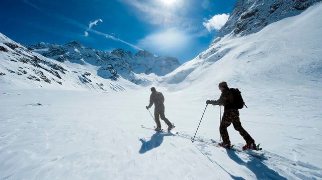 Skifahrer unterwegs Skifahrer unterwegs