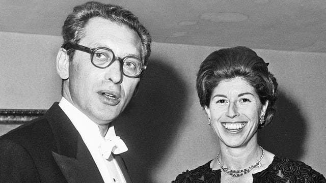 Geza Anda und seine Frau Hortense Buehrle in eleganten Kleidern. Geza Anda und seine Frau Hortense Buehrle in eleganten Kleidern.