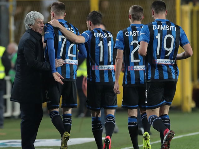 Atalanta-Trainer Gian Piero Gasperini und 4 seiner Schützlinge. Atalanta-Trainer Gian Piero Gasperini und 4 seiner Schützlinge.