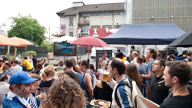 Public Viewing im Bogen F. Public Viewing im Bogen F.