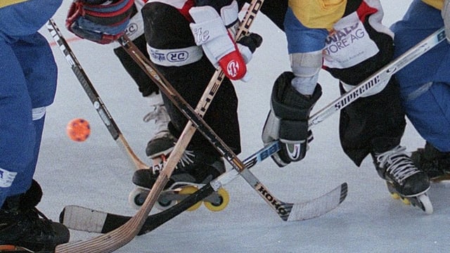 Diego Schwarzenbach spielt Inline-Hockey anstatt Eishockey