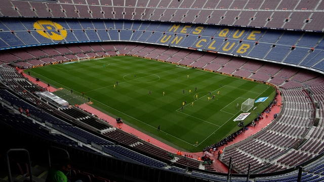 Camp Nou - il stadion dal club da ballape da Barcelona cun 99'354 plazs per aspectaturas ed aspectaturs. Camp Nou - il stadion dal club da ballape da Barcelona cun 99'354 plazs per aspectaturas ed aspectaturs.